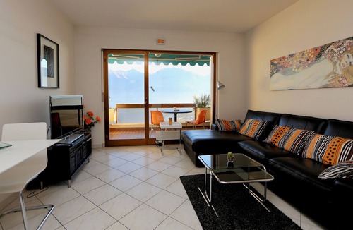 Orselina Apartment | Modern vacation studio on the 2nd floor for 1-2 persons.