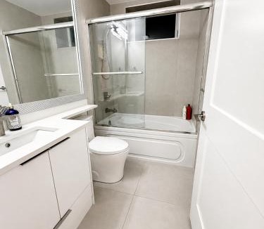 Marpole House | Modern Vancouver 2BR Suite Full Kitchen & Laundry
