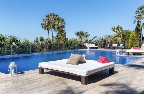 Elviria Villa | Modern Versace-themed villa