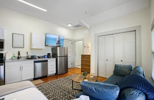 Hough House | Modern Victorian Studio - Steps to Cleveland Clinic