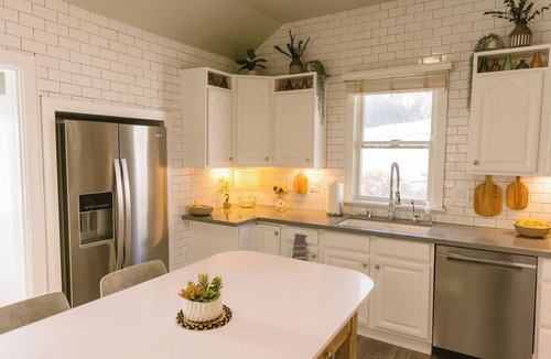 Arroyo Grande House | Modern Victorian with Hot Tub - Walk to Downtown!