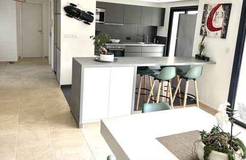 Preconil House | Modern Villa With Pool