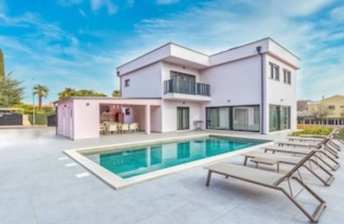 Mali Maj Villa | Modern Villa Jacky with pool in Poreč