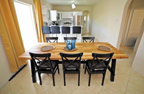 Work Hall House | Modern Villa - Upstairs St Philip Barbados, 5 min from Airport, AC, Wifi Parking