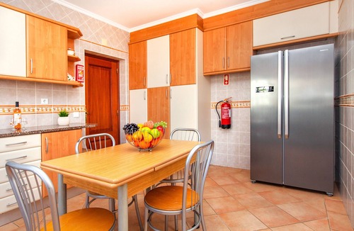 Correeira Villa | Modern villa with BBQ and heatable pool