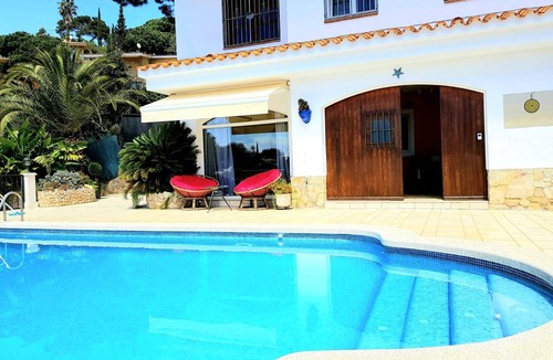 Lloret de Mar Villa | Modern villa with private pool and parking, near Lloret de Mar