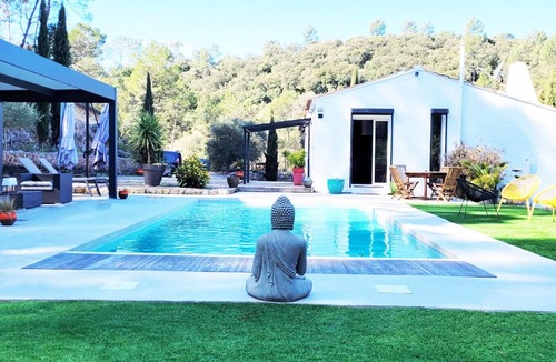 Vidauban Villa | Modern villa with pool and views of the Var hills.