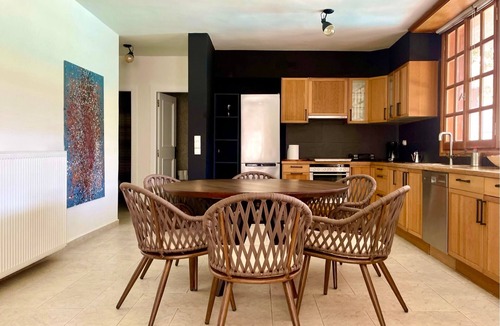 Keratea Villa | Modern Villa with Private Pool - 30' from the Athens International Airport