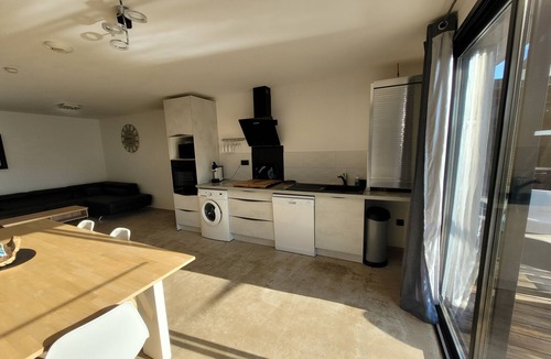 Lecci House | Modern villa with private pool just two minutes from the sea.
