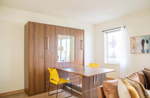 Fifth Ward Apartment | Modern Walker's Point Studio with Gym and Balcony
