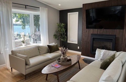 Brighton House | Modern Waterfront Home near Prince Edward County w/Panoramic Lake Ontario Views