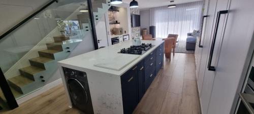 Waterfront Apartment | Modern Waterfront 2BR with stunning water views of canals