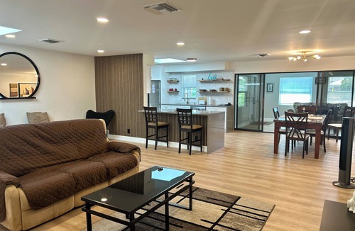 Warm Mineral Springs House | Modern Waterfront Home with Fishing kayaking, 3 min to Warm Mineral Springs