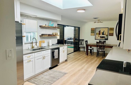 Warm Mineral Springs House | Modern Waterfront Home with Fishing kayaking, 3 min to Warm Mineral Springs