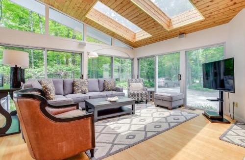 Sturgeon Bay House | Modern Waterfront Home - 1 Mi to Cave Point Park!