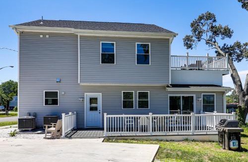 Deale House | Modern Waterfront Home w/Dock & Views in Deale