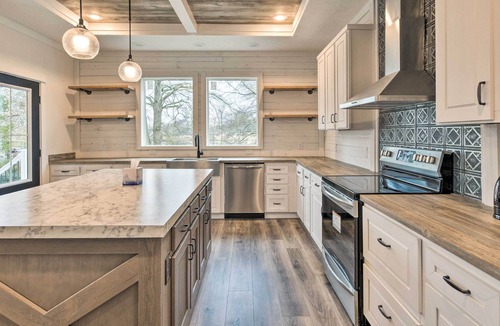 Inman House | Modern Waterfront Home w/ Dock on Lake Bowen!