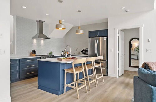 Brinnon House | Modern waterfront luxury meets adventure!