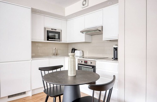Waterloo Apartment | Modern Waterloo 2BR open plan with Balcony on Lower Marsh, by Blueground