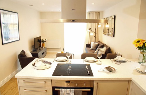 Welwyn Garden City Apartment | ✨ Modern Welwyn Garden City 2‑Bedroom Serviced Apartment with Free Parking ✨