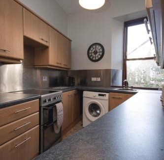 Dundee Apartment | Modern West End Gem