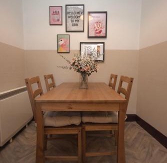 Dundee Apartment | Modern West End Gem