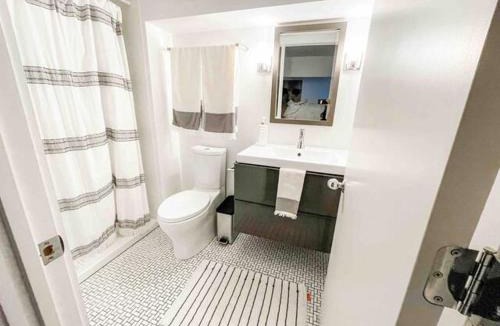Westport Apartment | Modern Westport Studio with Pool Table & Lounge