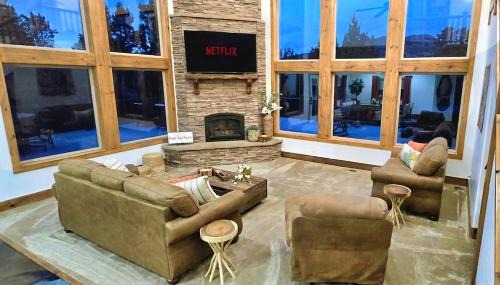 Zion National Park East Entrance House | Modern Zion Mountain Escape with Hot Tub and Views