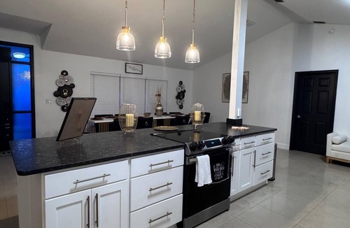 Fellowship House | Moderna y elegante casa de campo, cerca del centro de Ocala, ideal para famlias