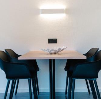 Altsimonswald Apartment | Moderne 3 Zi.-FeWo BlackForestArt Nähe Freiburg