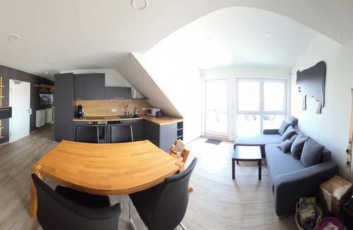 Gunzenhausen Apartment | Moderne 3 Zimmer Wohnung Panorama mit Großem Balkon für 4P. + Wifi und Parkplatz