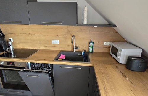 Gunzenhausen Apartment | Moderne 3 Zimmer Wohnung Panorama mit Großem Balkon für 4P. + Wifi und Parkplatz