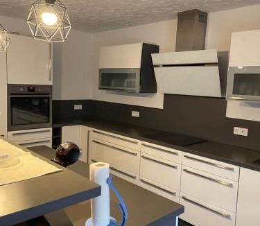 Neuenstein Apartment | Moderne Erdgeschosswohnung