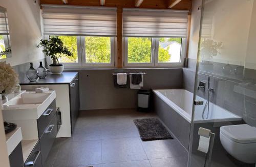 Burgthann Apartment | Moderne Ferienunterkunft/Wohnung