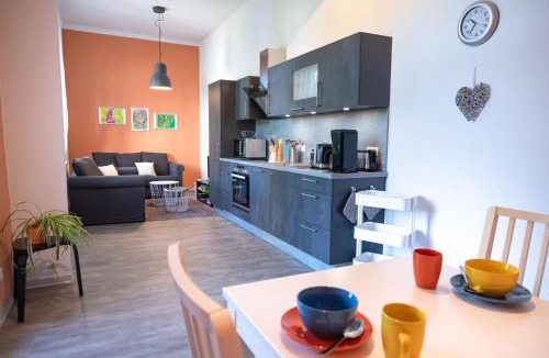 Apfelstadtaue Apartment | Moderne Ferienwohnung am Thüringer Wald perfekt für Familien, Paare & Urlaub mit Hund, mit Sauna & Balkon