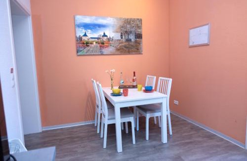 Apfelstadtaue Apartment | Moderne Ferienwohnung am Thüringer Wald perfekt für Familien, Paare & Urlaub mit Hund, mit Sauna & Balkon