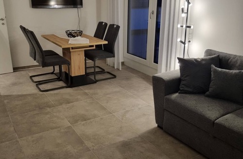Euskirchen Apartment | Moderne Ferienwohnung mit Großer Terrasse
