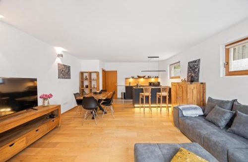 Rohrdorf Apartment | Moderne Ferienwohnung mit Bergblick und großer Terrasse nahe Simssee, Chiemsee und Autobahn A8 Salzburg - München