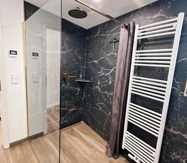 Herxheim Apartment | Moderne Ferienwohnung mit Balkon