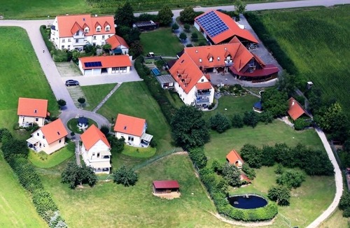 Haundorf Apartment | Moderne FeWo (52m2) mit Terrasse für 2 Erwachsene & 2 Kinder