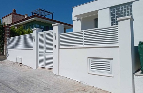 Dalyan Mahallesi House | Moderne Villa mit Pool und Terrasse