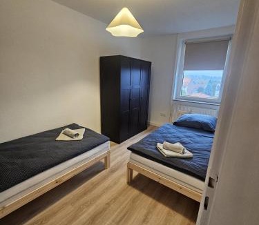 Wahlershausen Apartment | Moderne Wohnung gegenüber Bahnhof
