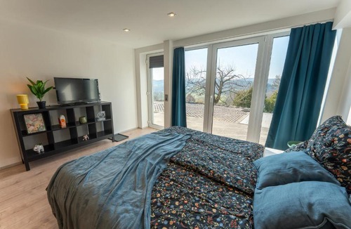 Brensbach Apartment | Modernes Apartment mit Odenwald-Panoramablick