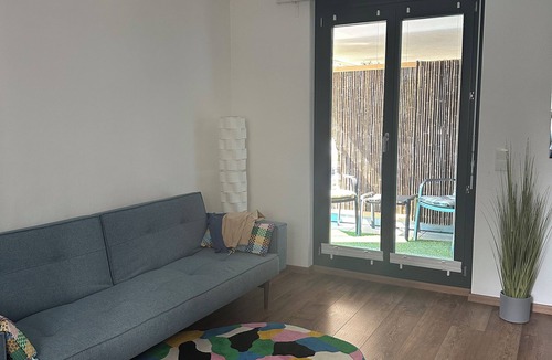 Universitat Apartment | Modernes Appartement mit Wohnküche Zwischen Stuttgart Hbf und Katharinenhospital