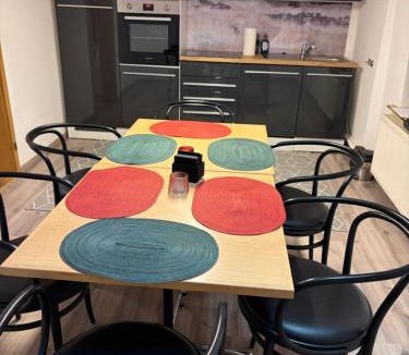 Dinkelsbuehl Apartment | Modernes Design-Apartment in bester Altstadtlage für bis zu 6 Personen