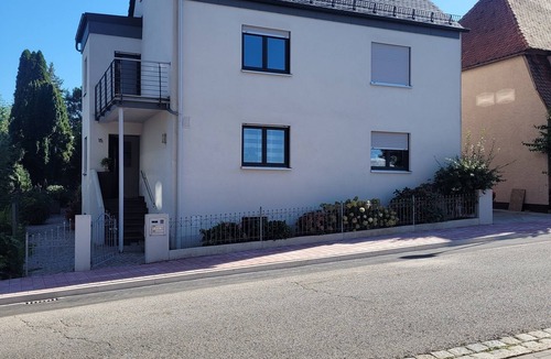 Wilhermsdorf Apartment | Modernes Ferienappartement mit Separater Küche