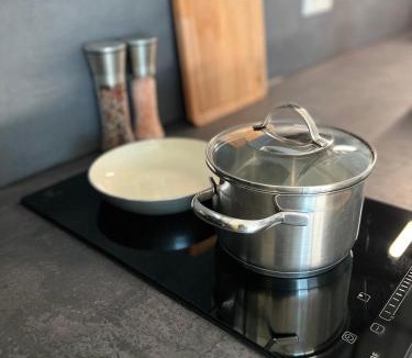 Neckarwestheim Apartment | Modernes Loft auf 2 Etagen, Nähe Tripsdrill & Neckar, Balkon inklusive, ideal für Familien