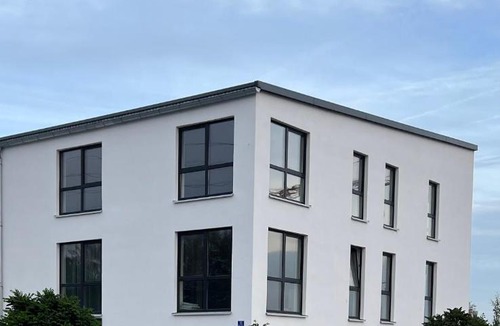 Dingolfing House | Modernes Studio mit Küche, WLAN, Parkplatz