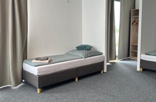 Dingolfing House | Modernes Studio mit Küche, WLAN, Parkplatz