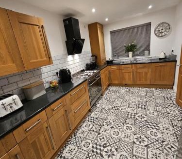 Wrexham House | Modernised 3 Bed House